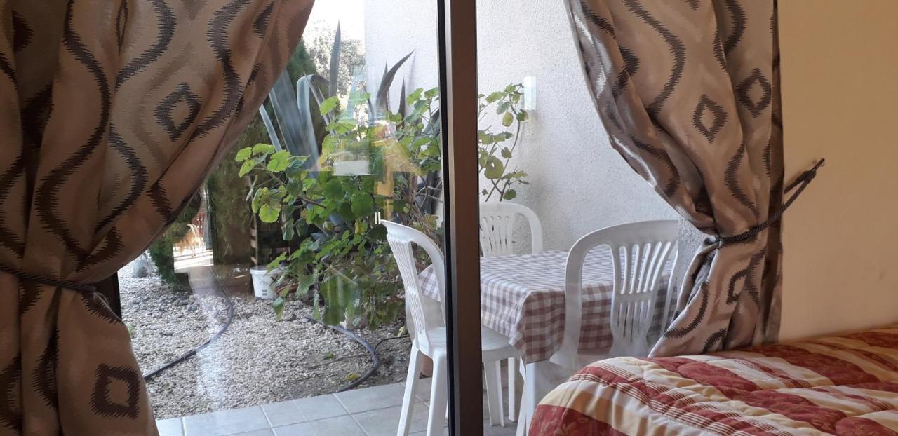 Natasha'S Apartments Paphos ภายนอก รูปภาพ