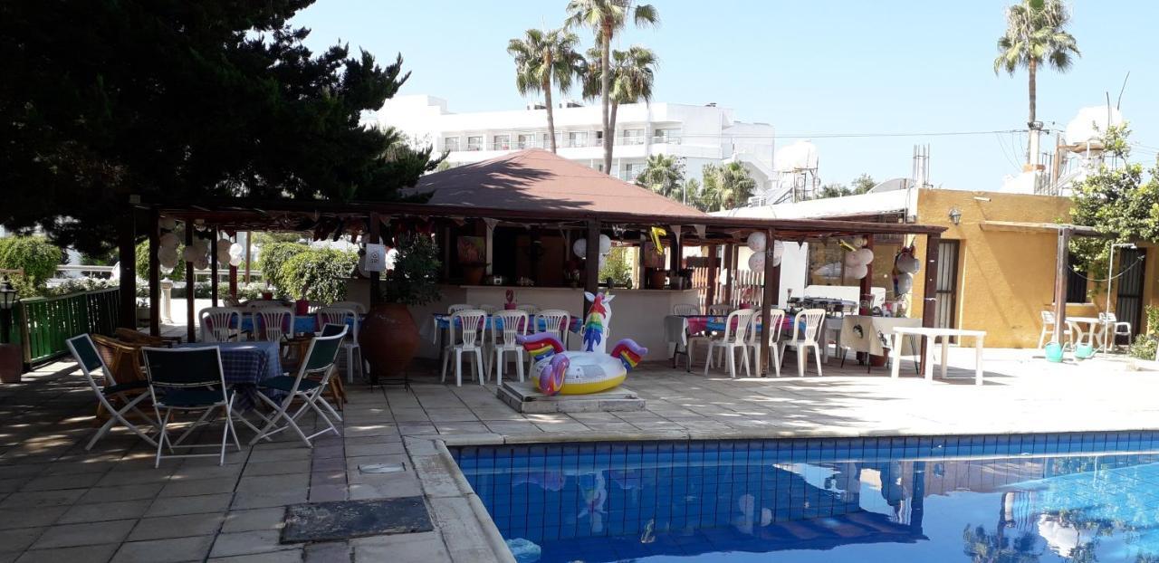 Natasha'S Apartments Paphos ภายนอก รูปภาพ